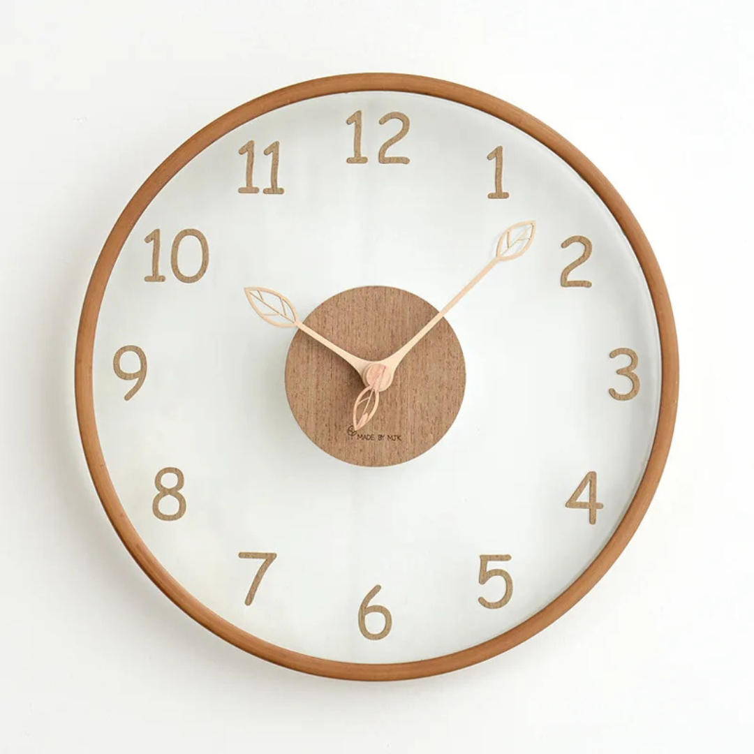 Metron - Elegante Wanduhr aus Holz mit schickem Glasfinish