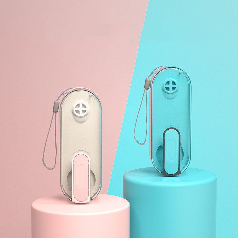 Praktische zusammenklappbare Wasserflasche für einfaches Reisen mit Haustieren