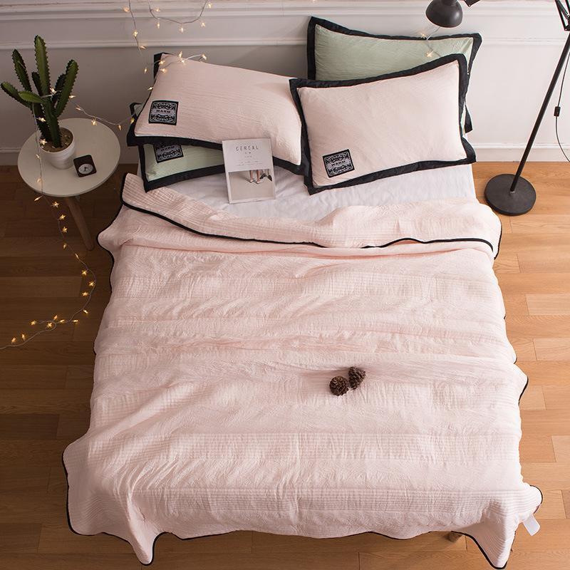 Kühles und Bequemes CoolBreeze Sommerbett - Leichte Baumwolle und Bambusfaser für Perfekte Kühle Nächte