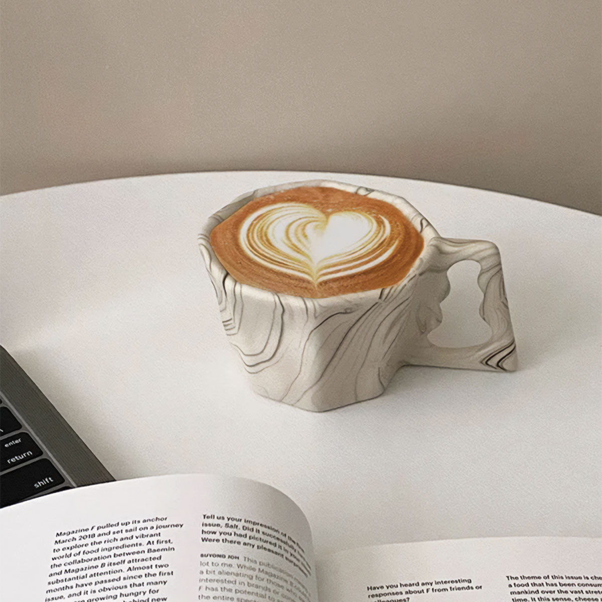 Oval geformte Tasse