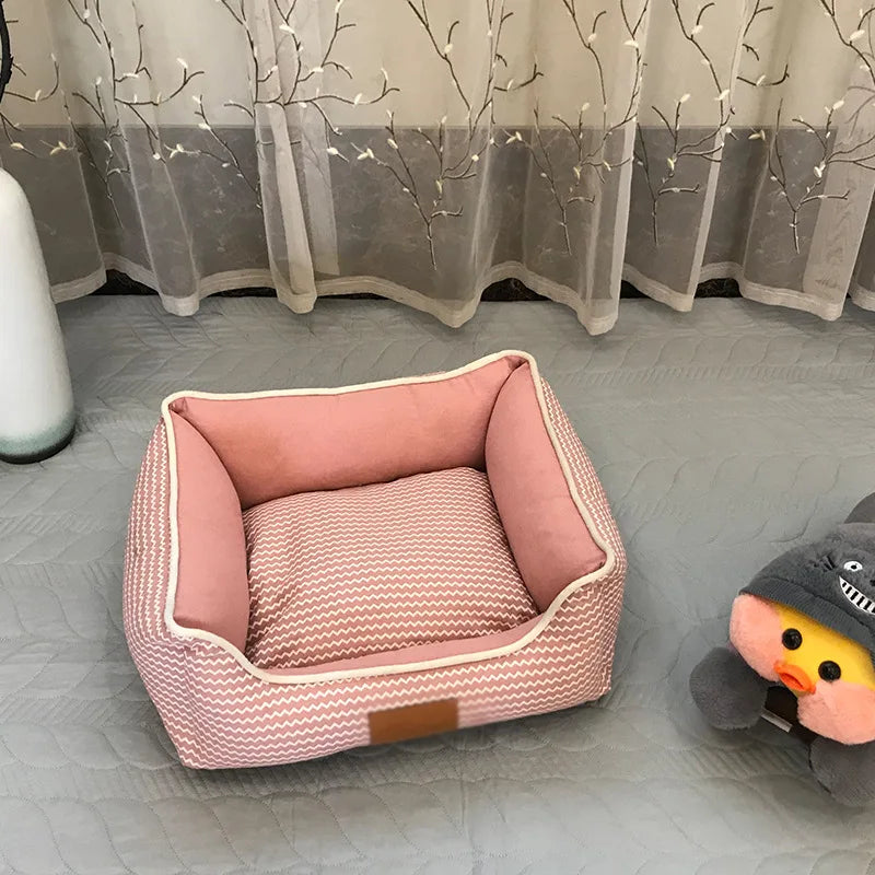 Luxuriöser quadratischer Katzen- und Welpenkennel für ultimativen Komfort
