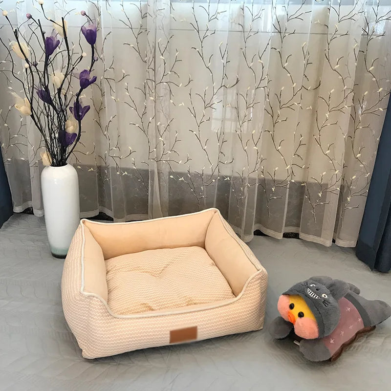 Luxuriöser quadratischer Katzen- und Welpenkennel für ultimativen Komfort