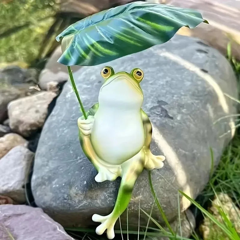Prisca - bezaubernde Froschfigur auf Lotusblatt für Aquarium, Gartendekoration und Balkonornamente