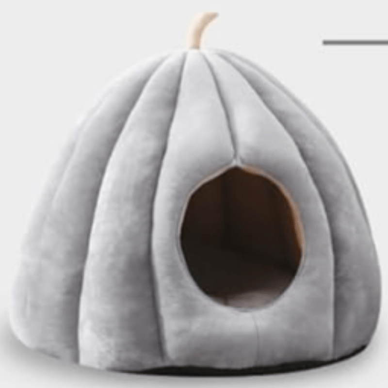 Gemütliches geschlossenes Katzenbett für warme Wintertage