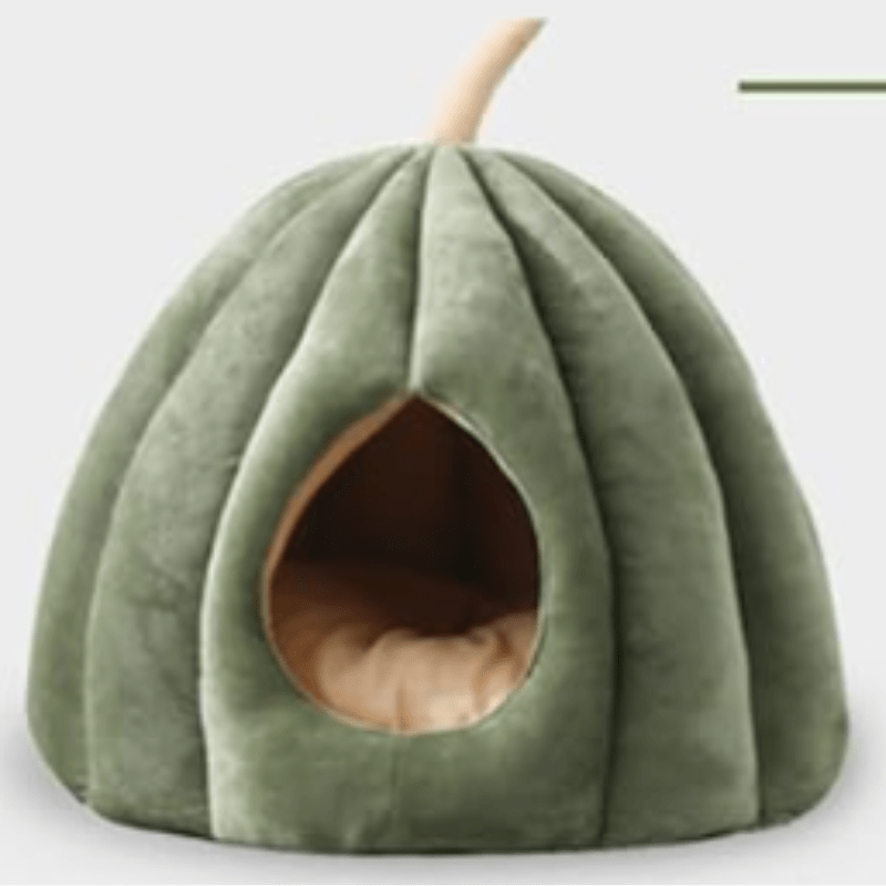 Gemütliches geschlossenes Katzenbett für warme Wintertage