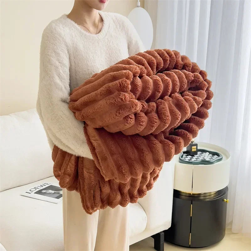 Ultimativer Komfort: Weiche und warme Fleece-Decke mit gemütlichem Karomuster für kuschelige Herbsttage und Winterabende